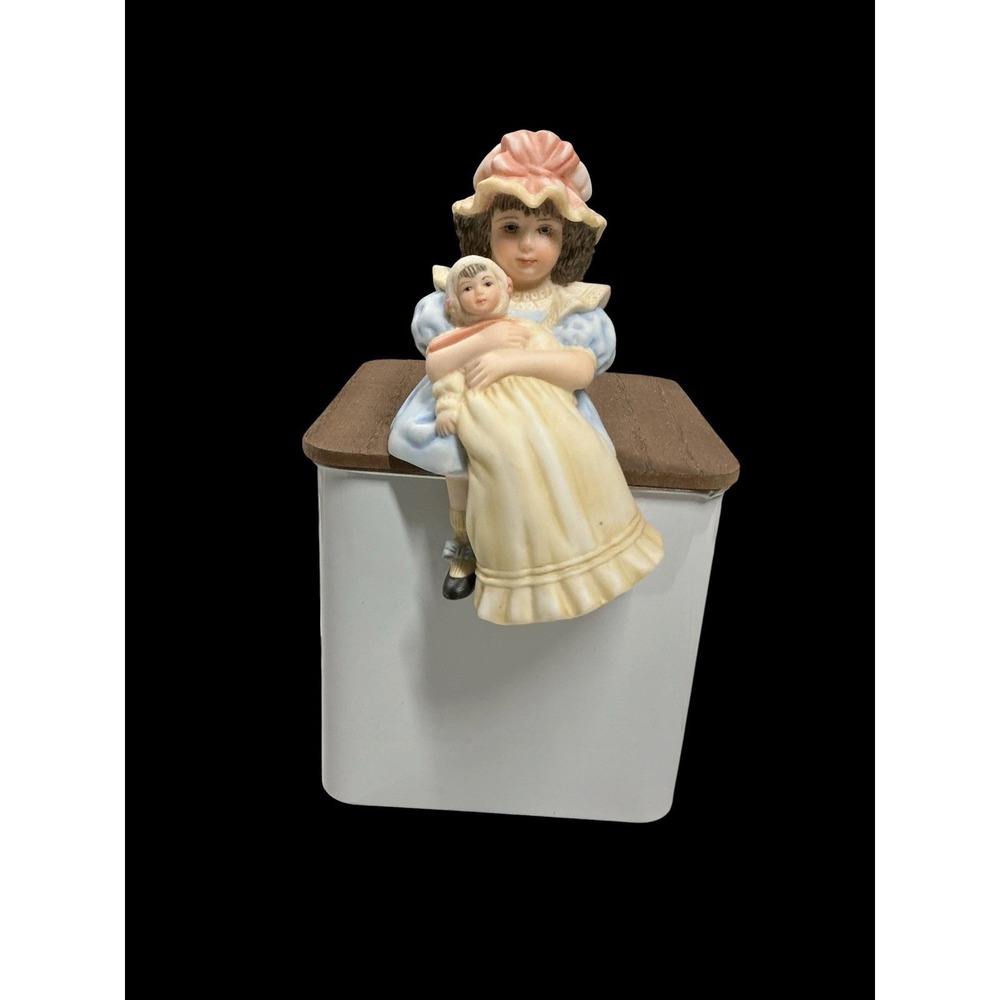 Vtg Jan Hagara "Courtney" Shelf Sitter Item #C22337 Crafted In Taiwan